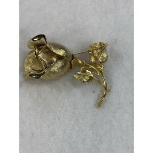 Vintage Simple Gold Tone Rose Bud Brooch Heritage Classic Event Statement BOHO
